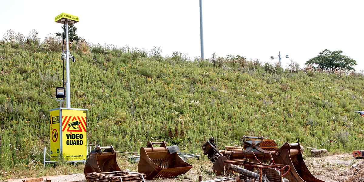 Überwachungsturm auf Baustelle